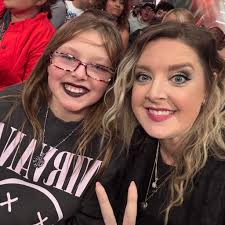 When everyone says you can't… PROVE THEM WRONG 👊🏼👏🏼😏 I started selling  in May doing preloved shows, but I learned that I really wanted to sell  something that I love… so I