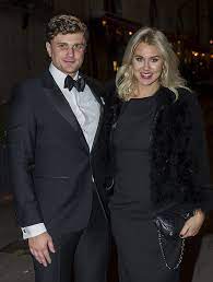 Kul att kunna variera sig lite. Isabella Lowengrip S Friend Hampus Jarlbo I M Awesome