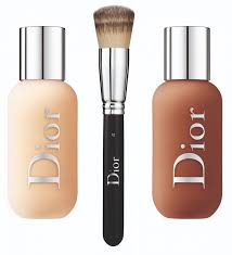 Teksturnya sangat ringan dan cantik apabila dipakai malah tidak melekit pada kulit wajah. 10 Foundation Paling Best Tahan Lama Yang Boleh Korang Try Remaja