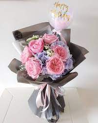 粉藍色繡球花 庭園玫瑰 自己見到都心動 訂購及查詢 whatsapp 97848103 wechat id secretgardenflorist secretgarden hkig hkigshop onlineflorist gardenroses hydrangea birthdayg