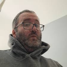 Looking for some cool chilled ps players to chill with... garuntee lots of  laughs (420 friendly).. 18+ preferred, as I'm a older gentleman