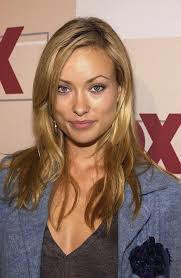 Wilde played the very cool bisexual bartender alex kelly who briefly dated mischa barton's marissa cooper. Hugh Laurie Co Die Dr House Stars Fruher Und Heute Heisseste Schauspieler Olivia Wilde Darsteller