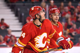 Mainly intended for mapmakers and server operators, scoreboards are used to track, set, and list the scores of entities in a myriad of different ways. Should The Toronto Maple Leafs Trade For Travis Hamonic