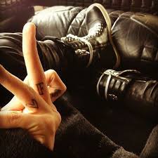 As we all know that big bang leader g dragon love on putting arts on his body and the amount of tat. Meaning Behind G Dragon Stattoos Big Bang Amino Amino