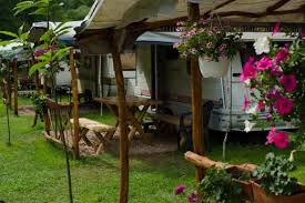 Gaseste locatii de cazare in hoteluri, vile sau pensiuni suncuius, jud. Cazare Camping La Rulote Suncuius Oferte Suncuius Bihor Eu