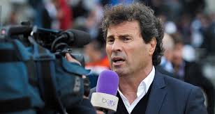Omar da fonseca s'est enflammé pour leo omar da fonseca peut se vanter d'être le plus grand fan parisien de lionel messi, ce titre lui revient de droit après ce qu'il a fait en mondiovision à l'occasion de la présentation de son compatriote au parc des princes. Psg Omar Da Fonseca Pense Que Messi Peut Signer