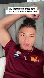 Holly Nathan's Instagram, Twitter & Facebook