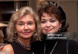 435点のLinda Hartの写真と高解像度写真