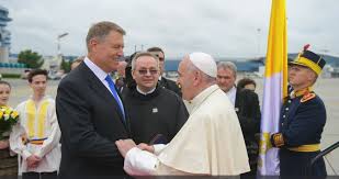 Nu în ultimul rând pasivitatea bor este evidentă față de parcursul religios al papei în românia, deși a fost invitat doar ca șef de stat. In UrmÄƒ Cu Un An Eveniment Istoric In Romania Papa Francisc A Efectuat O VizitÄƒ De 3 Zile In È›ara NoastrÄƒ