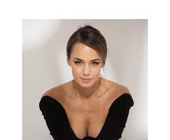 Andreea raicu is an actress, known for efect 30 (2009), pitici si tatici (2003) and megastar (2007). Andreea Raicu Nud La 43 De Ani Andreea Esca A ReacÈ›ionat Imediat Impact