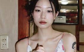 Hứng chỉ trích dữ dội vì bị cho là cổ vũ lối yêu đương độc hại, Thạch Trang  lên tiếng