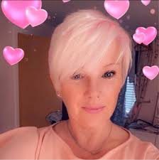 Pink Sarah, Spiritual Medium