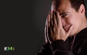 Jaime Viñas refresca el pop con su nuevo sencillo “¡Qué mal!”