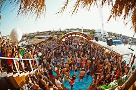 Noa beach club am zrće beach. Noa Beach Club Am Strand Zrce Kroatien Reisefuhrer