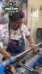 Mejora tu juego con los tacos de billar de Maestro Macedo