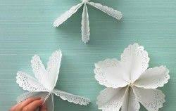 Blondas caladas de papel 9 cm x 100 unidades. Flores De Blondas Pequenas Artesanias Con Servilletas De Papel Decoracion Con Blondas Tapetitos Artesanales