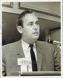 TEAM SPORTS AMERICA Seattle Seahawks NFL Football Large Round Vintage  Edgelite LED Decor