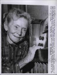 1958 Press Photo Mrs. Estey M. Boling, 75, mother of Capt. Pat Boling