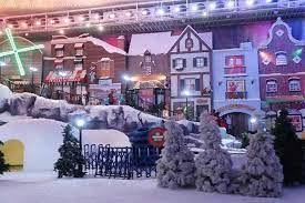 Styled like a winter european village, there's the setup of an english tea shop, ancient roman castles, telephone booth, a pizzeria and bakery to give the perfect vibe. Genting Snow World Entrances In Malaysia