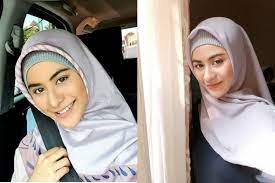 Kini, betari ayu masih dipercaya memerankan tokoh yang sama di para pencari tuhan jilid 14. 10 Potret Betari Ayu Artis Muda Yang Pesonanya Bikin Hati Adem