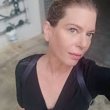 וגם מחפשת חברה בשם מיכל מתלמי מנשה. היתה איתי בצבא. מהממת רזה, יפה . ההורים  משם. זוכרת בית עם בריכה. אמן שאמצא אותה. שירתה איתי יחד משנת 1995 בבסיס  מש"א 7100 בתל