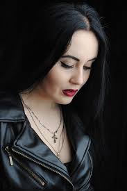 Corti o lunghi, medi, con riflessi o … Capelli Neri Lunghi Nuovi Capelli News Su Tagli Colori Prodotti