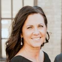 Lisa Janisch's Instagram, Twitter & Facebook