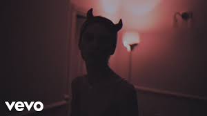 Formed in 2010 as an acoustic duo comprising singer ellie rowsell and guitarist joff oddie, since 2012 wolf alice have also featured bassist theo ellis and drummer joel amey. Wolf Alice Rca Records
