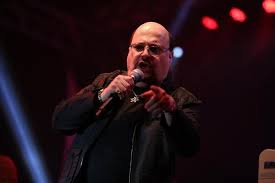 Paulinho começou a sua carreira no roupa nova no final da década de 1970, quando o grupo a banda ganhou o nome de roupa nova apenas em 1980. Paulinho Vocalista Do Roupa Nova Morre Aos 68 Anos Gzh