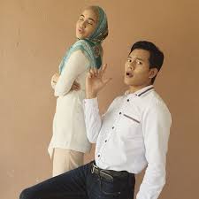 Pasangan pelakon nazim othman, 32 dan bella daly, 25 mengabadikan kenangan sebagai pengantin baru bersama sama. Ehgosheep On Twitter Nazim Othman Dan Bella Dally Sudah Bertunang Ehgosheep Https T Co Qnakzilrqo Https T Co Mm7y6y8cmp