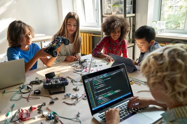La Inteligencia Artificial en el Aula: Herramientas para la