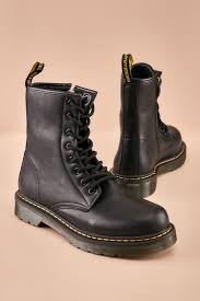 Bambi Siyah Kadin Bot Bootie K05121110 Trendyol Bot Savas Botlari Siyah Gelin