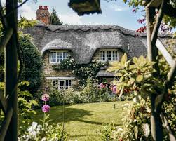 A full historical,topical and photographic guide to this area of west kent and east sussex. 40 Of The Prettiest English Villages We Dream Of Travel Blog