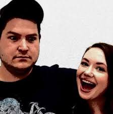 Frankie Wallace, author in HeadStuff