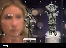 Idols hi-res stock photography and images