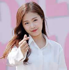 happy 20th birthday to the lovely kim chae won chaewon main vocalist for april