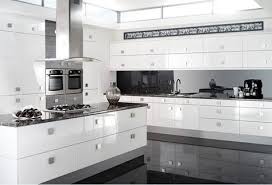 17 White And Simple High Gloss Kitchen Designs Home Design Lover White Modern Kitchen Simple Kitchen Design Contemporary Kitchen