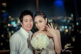 ธิติสรรค์ อุทธนผล หรือ ผู้กำกับโจ้ ผกก.สภ.เมืองนครสวรรค์ ถูกแฉคลิปใช้ถุงคลุมหัวผู้ต้องหาคดียาเสพติด พยายามรีดเงิน 2 ล้านบาท. B Jinlqtug2okm