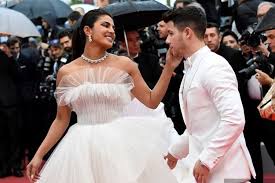 Terungkap Nick Jonas Priyanka Chopra Belum Mau Punya Anak Halaman All Kompas Com