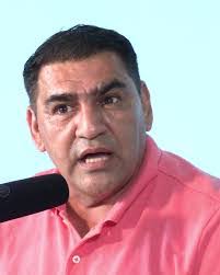 Robert Posadas's Instagram, Twitter & Facebook