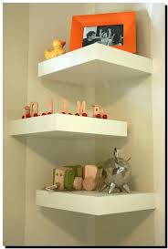 Optimale Raumnutzung Durch Eckregal Eckregal Wohnzimmer Diy Eckregal Eckregal Design