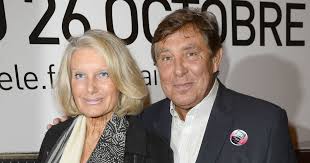 French television and radio host. Jean Pierre Foucault 30 Ans D Amour Avec Sa Compagne Evelyne Jarre Photos Terrafemina