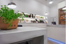 Ti piacciono le idee e le foto di arredare bar ? Come Arredare Un Bar Dall Idea Al Primo Caffe