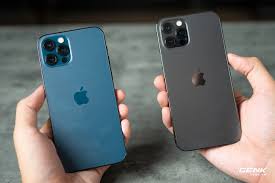Compare The Two Best Colors On Iphone 12 Pro Graphite Black And Pacific Blue Itzone