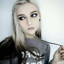 Tanya Silver's Instagram, Twitter & Facebook