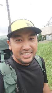 Di awal pendakian ke Gunung Utsugi.