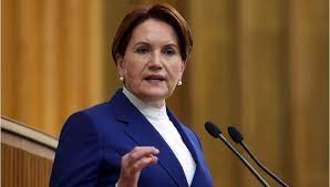 Akşener, evli ve 1 çocuk annesidir. Aksener Ve Ulkucu Hareket Aksener In Yukselen Yildizi Ve Muhalefetin Acmazi Serbestiyet Com