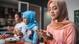 Sekaligus sebagai pelengkap ibadah haji dan qurban yang dilakukan di bulan ini. Puasa Arafah Sebelum Idul Adha 2020 Keutamaannya Menghapus Dosa Setahun