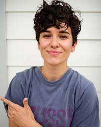 Remember when you were once told short haircuts might make you look boyish? Androgynous Non Binary Haircuts Curly Novocom Top
