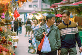 本專頁提供《叔．叔》最新動向 this page provides updates on suk suk (premieres, behind the scenes Ray Yeung S Suk Suk Wants Audiences To See Home Family And Desire In Hong Kong With Fresh Eyes New Bloom Magazine